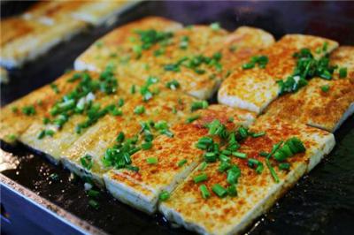 鐵板豆腐培訓哪里好？鐵板豆腐技術無保留教學